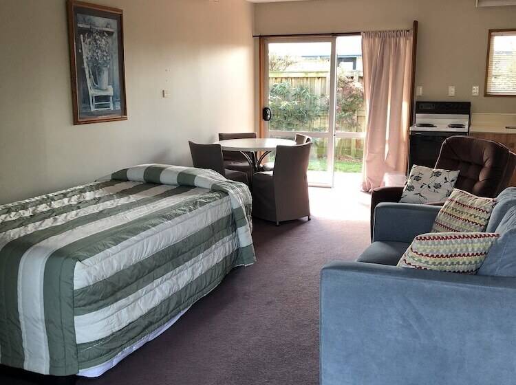 Lilybrook Motel