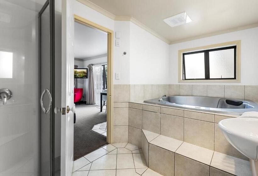 Tuscany Villas Whakatane