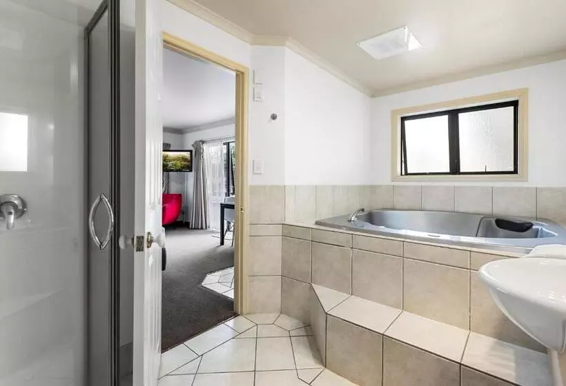 Tuscany Villas Whakatane