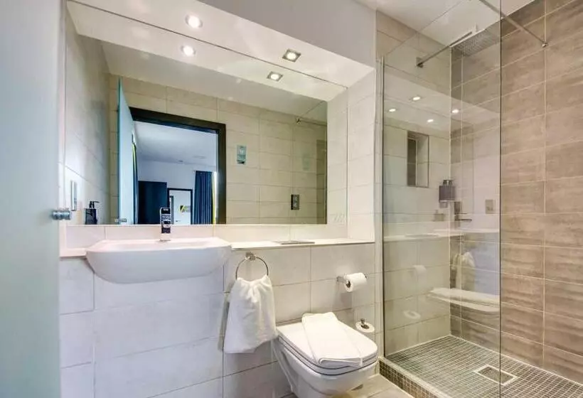 Roomzzz Chester City