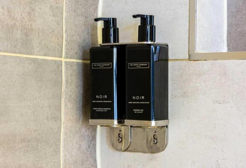 Roomzzz Chester City