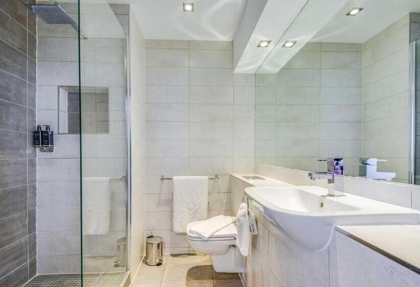 Roomzzz Chester City