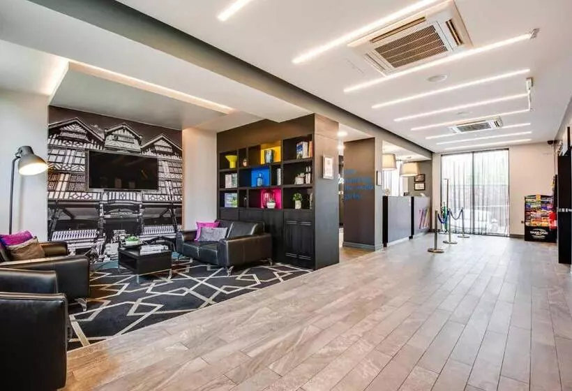 Roomzzz Chester City