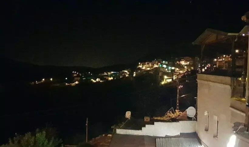 住宿加早餐 Akköy Evleri