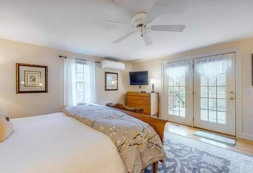 Bed and Breakfast Brewster By The Sea Inn