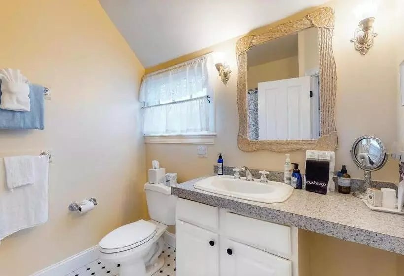 Bed and Breakfast Brewster By The Sea Inn