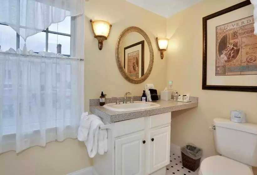 Bed and Breakfast Brewster By The Sea Inn