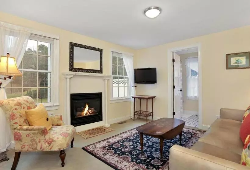 Bed and Breakfast Brewster By The Sea Inn