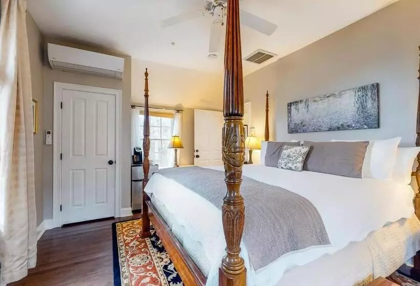 Bed and Breakfast Brewster By The Sea Inn