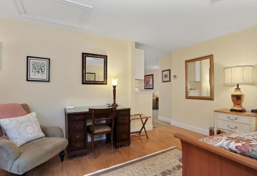 ベッドアンドブレックファースト Brewster By The Sea Inn