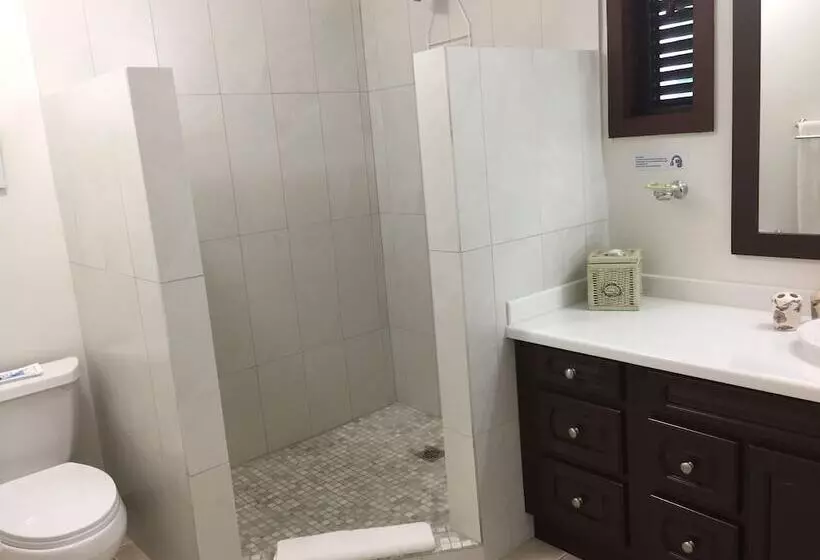 Buccaneer Beach Club