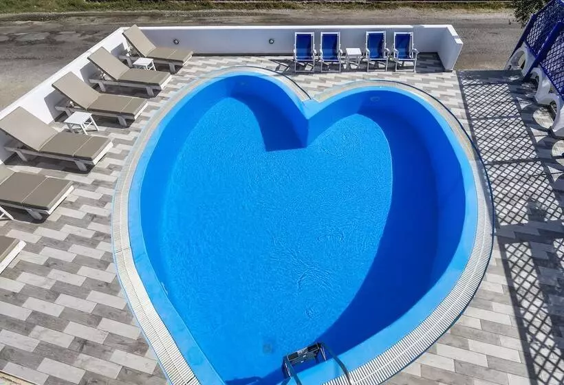 Honeymoon Beach Studios