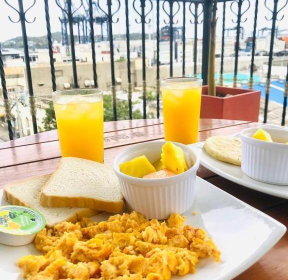 هتل Carolina Del Mar