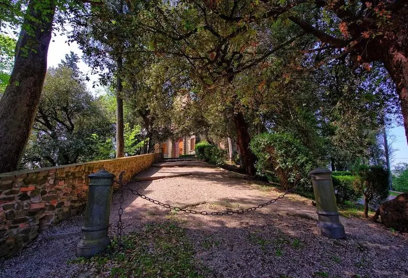 Otel Castello Di Montegufoni By Posarellivillas