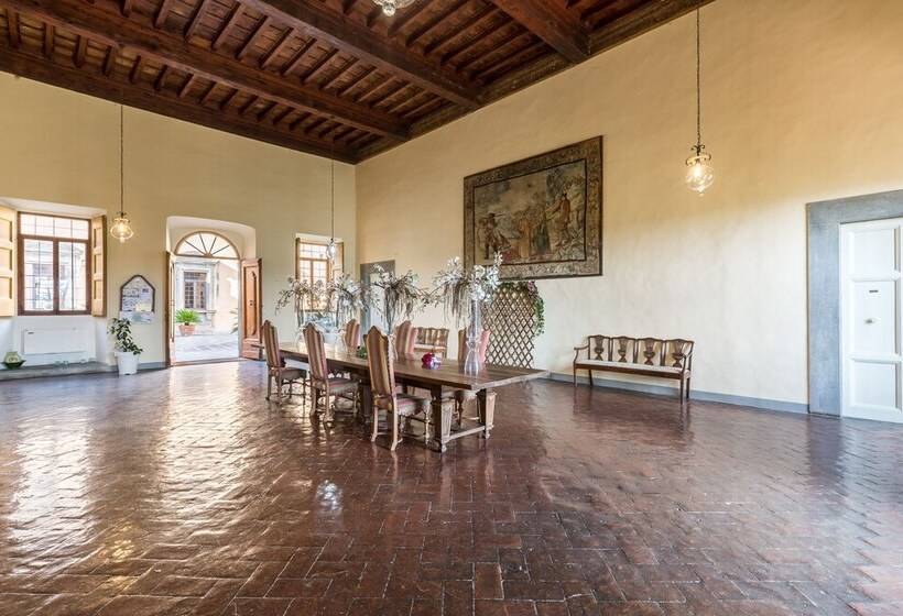 호텔 Castello Di Montegufoni By Posarellivillas