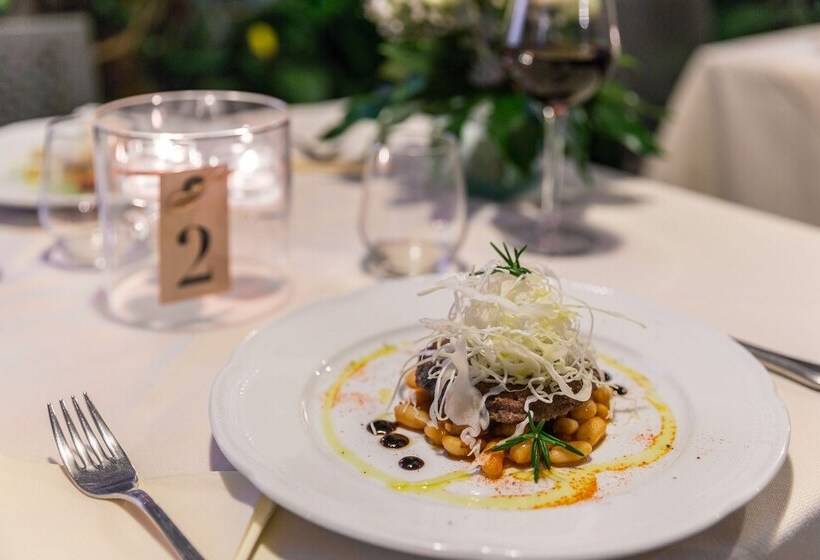 호텔 Castello Di Montegufoni By Posarellivillas