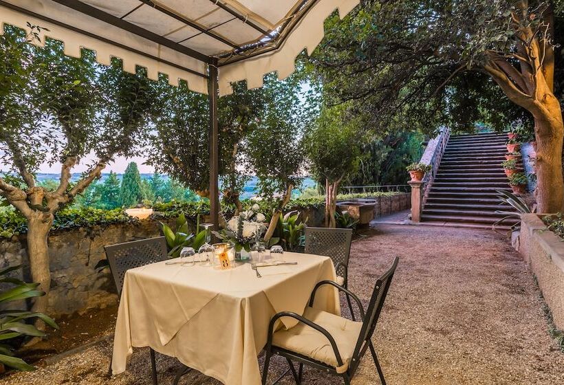 호텔 Castello Di Montegufoni By Posarellivillas