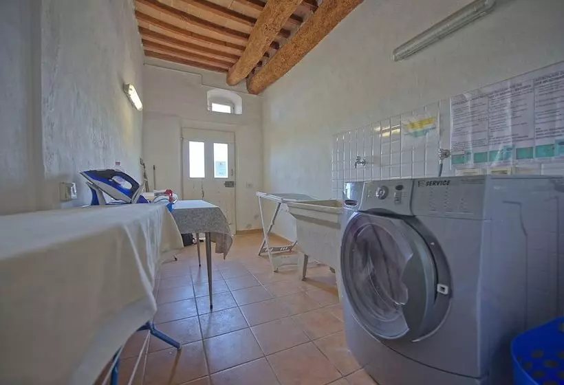 Otel Castello Di Montegufoni By Posarellivillas