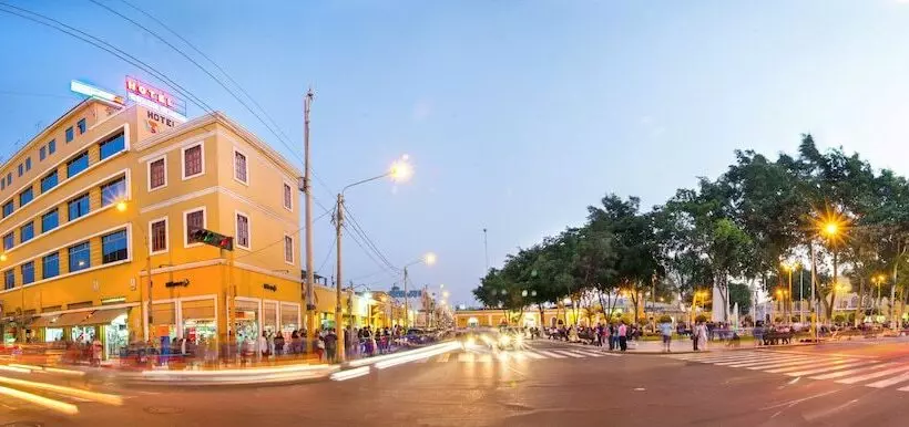 هتل Colon Plaza