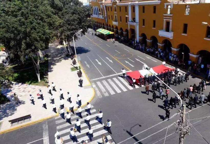 هتل Colon Plaza