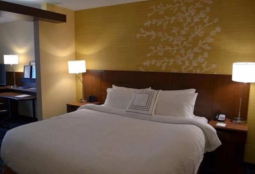 هتل Fairfield Inn & Suites By Marriott East Grand Forks