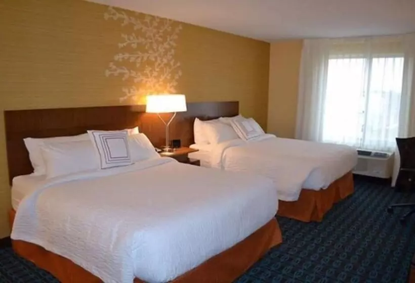 هتل Fairfield Inn & Suites By Marriott East Grand Forks