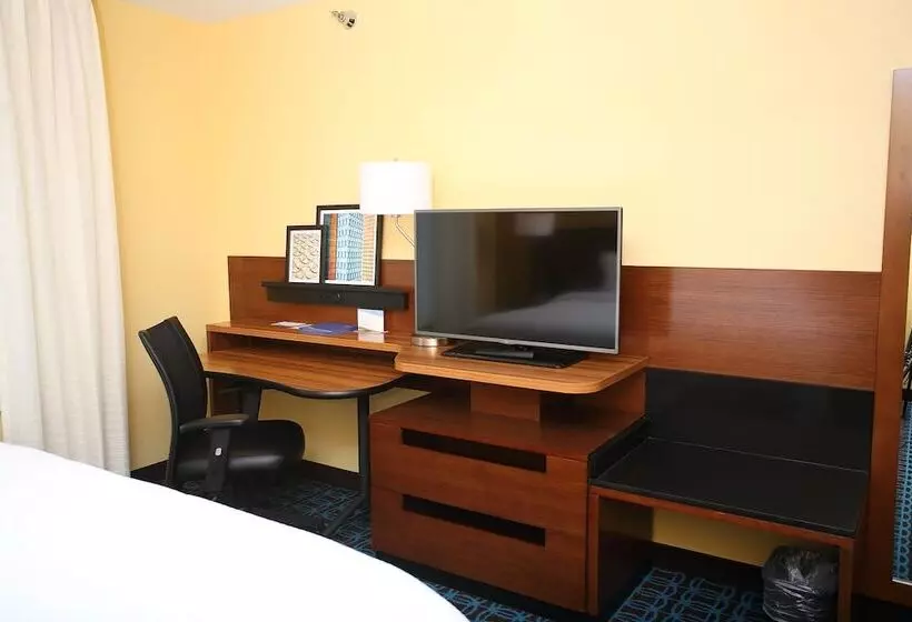 هتل Fairfield Inn & Suites By Marriott East Grand Forks