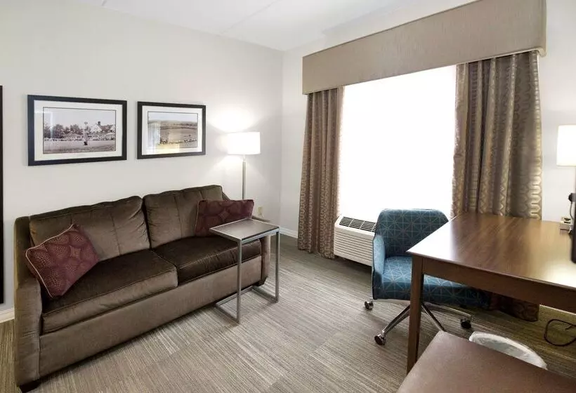 ホテル Hampton Inn & Suites Pittsburgh/harmarville