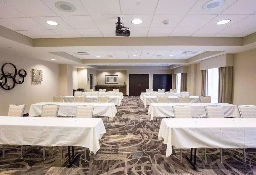 ホテル Hampton Inn & Suites Pittsburgh/harmarville