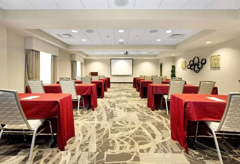 ホテル Hampton Inn & Suites Pittsburgh/harmarville