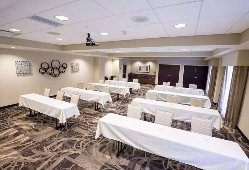 ホテル Hampton Inn & Suites Pittsburgh/harmarville
