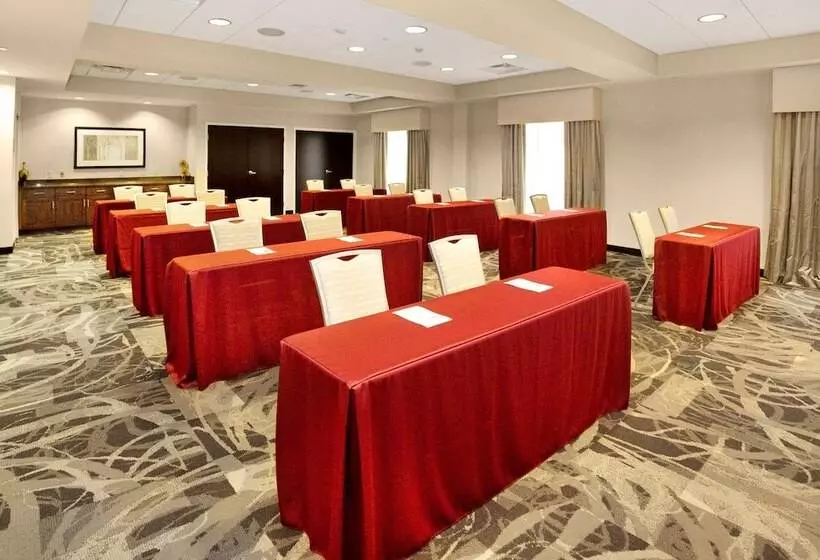 ホテル Hampton Inn & Suites Pittsburgh/harmarville