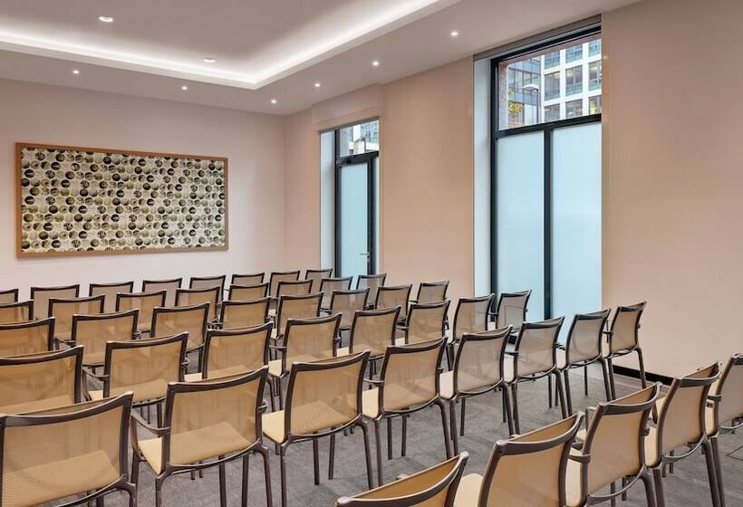 호텔 Holiday Inn Frankfurt   Alte Oper, An Ihg