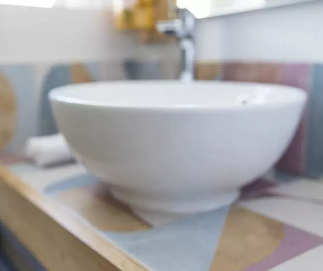 هتل C Rodrigues Mourouk