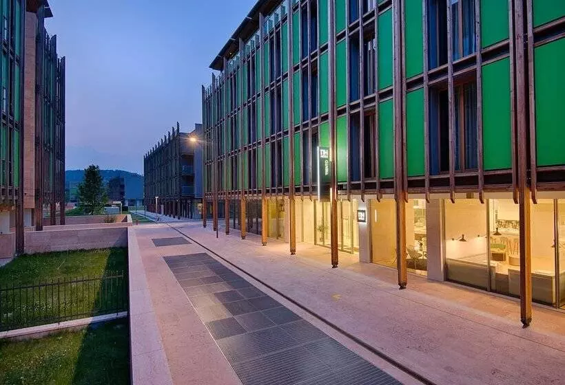 هتل NH Trento
