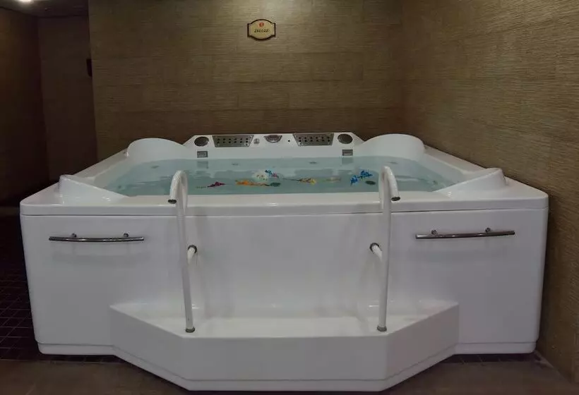 Hotel Ramada By Wyndham Islamabad