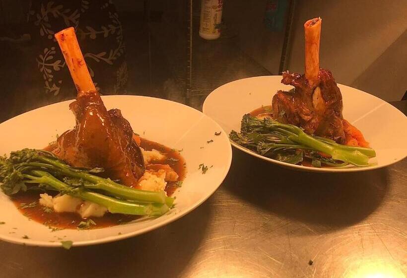 בית מלון כפרי Red Lion Coaching Inn