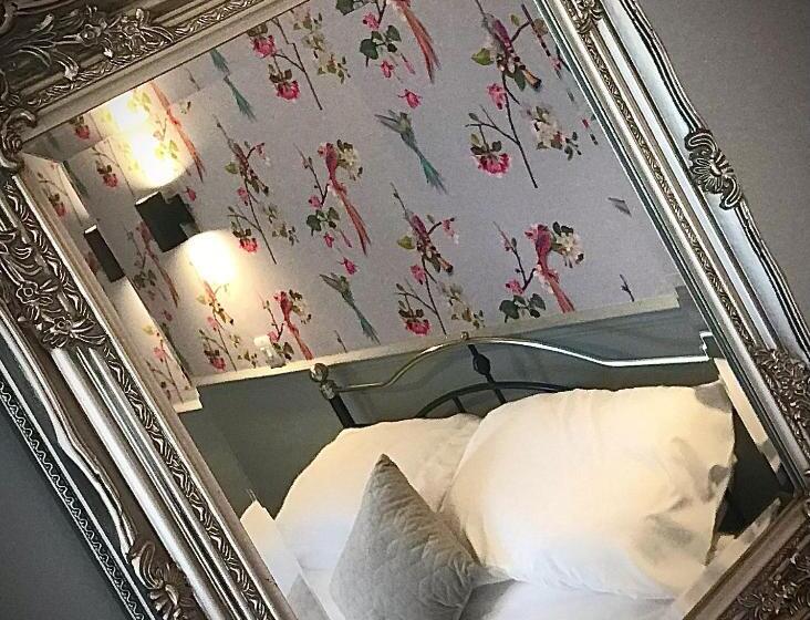 בית מלון כפרי Red Lion Coaching Inn