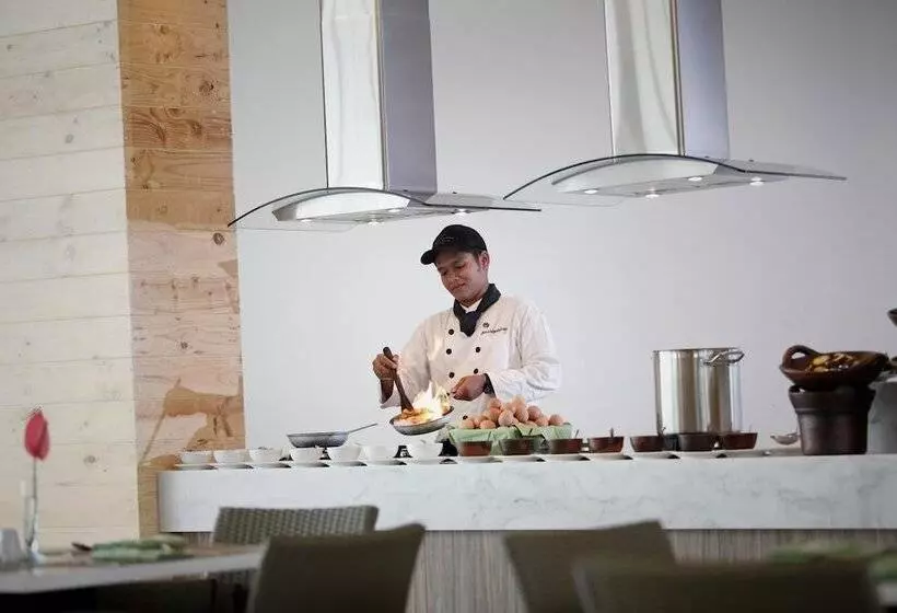 酒店 Santika Cikarang