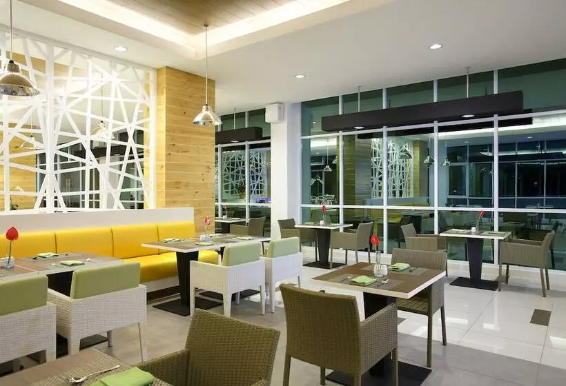 酒店 Santika Cikarang