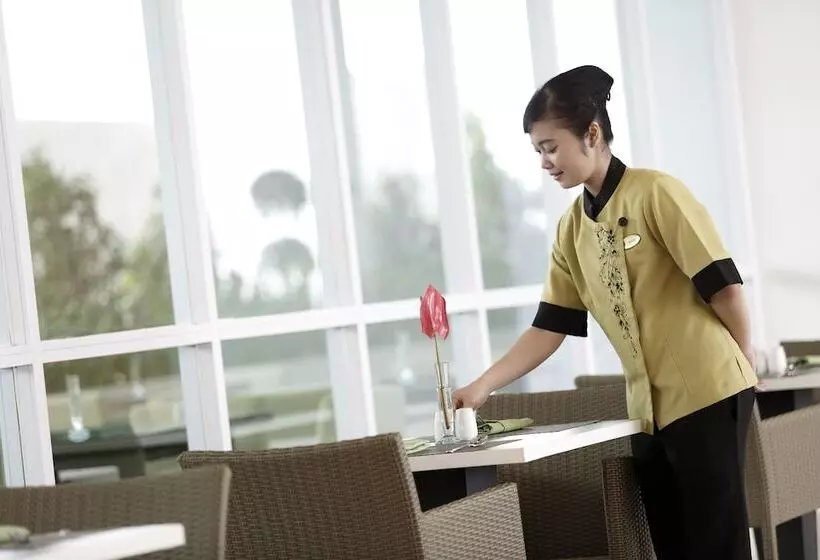 酒店 Santika Cikarang