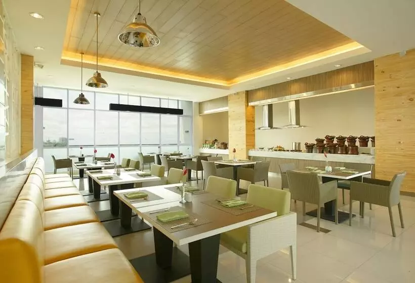 酒店 Santika Cikarang