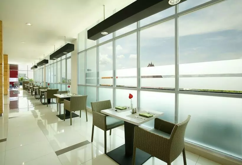 酒店 Santika Cikarang