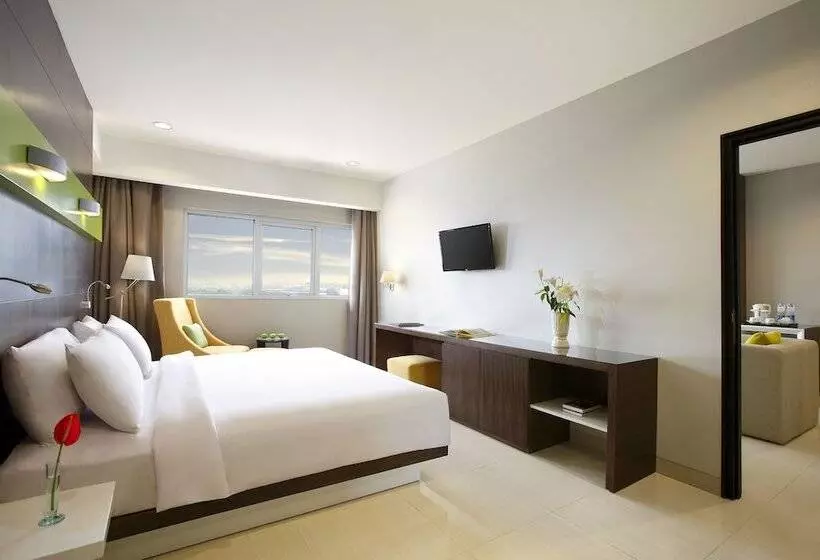 酒店 Santika Cikarang