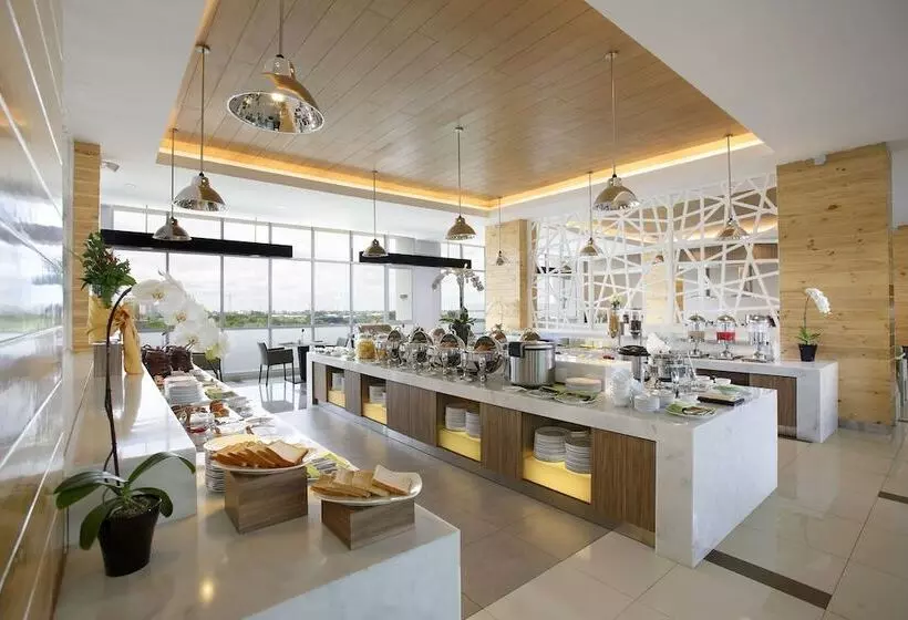 酒店 Santika Cikarang