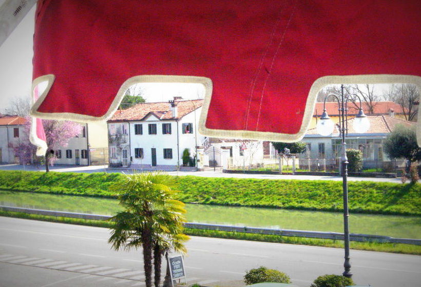 Отель Vettore Dal 1947