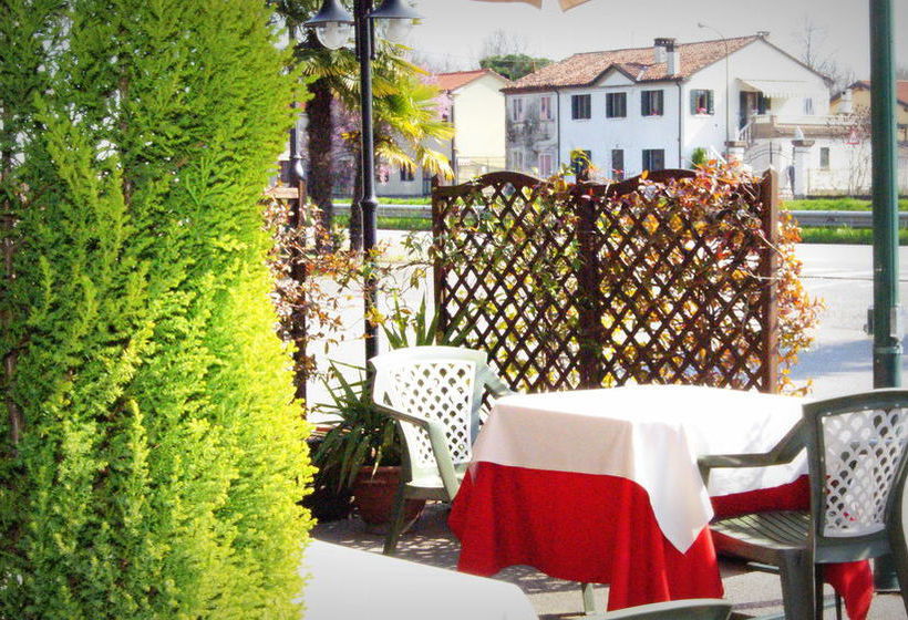 Отель Vettore Dal 1947