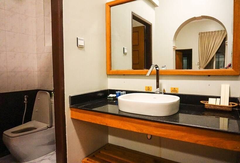 هتل Westay @ The Grand Nyaung Shwe, Inle Lake