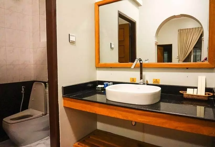 هتل Westay @ The Grand Nyaung Shwe, Inle Lake