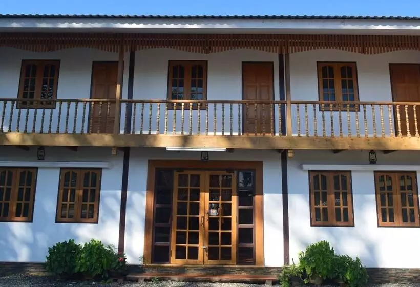 هتل Westay @ The Grand Nyaung Shwe, Inle Lake